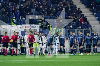 2022-02-13 - Atalanta BC and Juventus FC entry on the field during the Italian championship Serie A football match between Atalanta BC and Juventus FC on February 13, 2022 at Gewiss Stadium in Bergamo, Italy - ATALANTA BC VS JUVENTUS FC - ITALIAN SERIE A - SOCCER