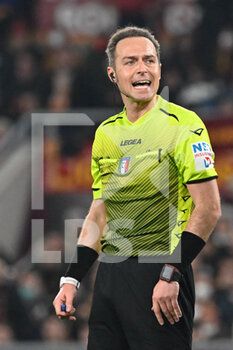 2022-02-19 - Luca Pairetto referee during the  Italian Football Championship League A 2021/2022 match between AS Roma vs Hellas Verona FC at the Olimpic Stadium in Rome  on 19 February 2021. - AS ROMA VS HELLAS VERONA FC - ITALIAN SERIE A - SOCCER