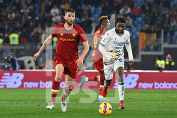 2022-02-19 - Bryan Cristante (AS Roma) during the  Italian Football Championship League A 2021/2022 match between AS Roma vs Hellas Verona FC at the Olimpic Stadium in Rome  on 19 February 2021. - AS ROMA VS HELLAS VERONA FC - ITALIAN SERIE A - SOCCER