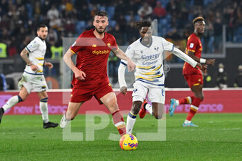 2022-02-19 - Bryan Cristante (AS Roma) during the  Italian Football Championship League A 2021/2022 match between AS Roma vs Hellas Verona FC at the Olimpic Stadium in Rome  on 19 February 2021. - AS ROMA VS HELLAS VERONA FC - ITALIAN SERIE A - SOCCER