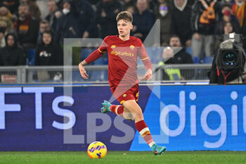 2022-02-19 - Nicola Zalewski (AS Roma) during the  Italian Football Championship League A 2021/2022 match between AS Roma vs Hellas Verona FC at the Olimpic Stadium in Rome  on 19 February 2021. - AS ROMA VS HELLAS VERONA FC - ITALIAN SERIE A - SOCCER