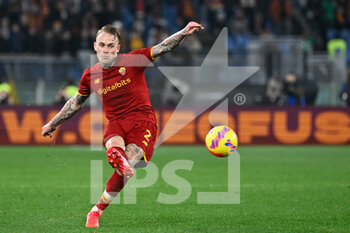2022-02-19 - Rick Karsdorp (AS Roma) during the  Italian Football Championship League A 2021/2022 match between AS Roma vs Hellas Verona FC at the Olimpic Stadium in Rome  on 19 February 2021. - AS ROMA VS HELLAS VERONA FC - ITALIAN SERIE A - SOCCER