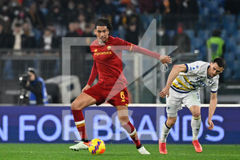 2022-02-19 - Chris Smalling (AS Roma) during the  Italian Football Championship League A 2021/2022 match between AS Roma vs Hellas Verona FC at the Olimpic Stadium in Rome  on 19 February 2021. - AS ROMA VS HELLAS VERONA FC - ITALIAN SERIE A - SOCCER