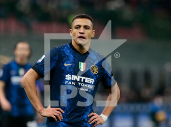 2022-02-20 - Alexis Sanchez of Inter  during the Italian Serie A football match between FC Inter and Sassuolo Calcio on February 20, 2022 at San Siro - Giuseppe Meazza stadium in Milano , Italy - INTER - FC INTERNAZIONALE VS US SASSUOLO - ITALIAN SERIE A - SOCCER