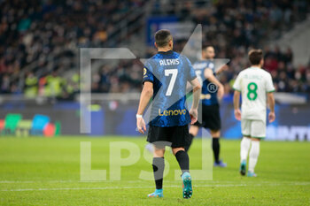 2022-02-20 - Alexis Sanchez of Inter  during the Italian Serie A football match between FC Inter and Sassuolo Calcio on February 20, 2022 at San Siro - Giuseppe Meazza stadium in Milano , Italy - INTER - FC INTERNAZIONALE VS US SASSUOLO - ITALIAN SERIE A - SOCCER