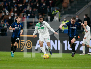 2022-02-20 - Gregoire Defrel of US Sassuolo during the Italian Serie A football match between FC Inter and Sassuolo Calcio on February 20, 2022 at San Siro - Giuseppe Meazza stadium in Milano , Italy - INTER - FC INTERNAZIONALE VS US SASSUOLO - ITALIAN SERIE A - SOCCER