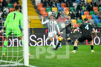 2022-02-20 - Udinese's Rodrigo Nascimento Becao tries to score a goal - UDINESE CALCIO VS SS LAZIO - ITALIAN SERIE A - SOCCER