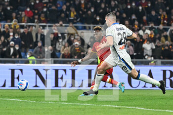 2022-03-05 - Tammy Abraham (AS Roma) goal 1-0 during the  Italian Football Championship League A 2021/2022 match between AS Roma vs Atalanta BC at the Olimpic Stadium in Rome  on 05 March 2022. - AS ROMA VS ATALANTA BC - ITALIAN SERIE A - SOCCER