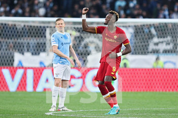 2022-03-20 - Tammy Abraham of Roma celebrates after scoring 1-0 goal during the Italian championship Serie A football match between AS Roma and SS Lazio on March 20, 2022 at Stadio Olimpico in Rome, Italy - AS ROMA VS SS LAZIO - ITALIAN SERIE A - SOCCER