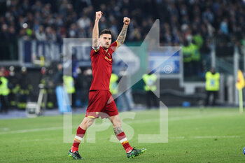 2022-03-20 - Lorenzo Pellegrini of Roma celebrates after scoring 3-0 goal during the Italian championship Serie A football match between AS Roma and SS Lazio on March 20, 2022 at Stadio Olimpico in Rome, Italy - AS ROMA VS SS LAZIO - ITALIAN SERIE A - SOCCER