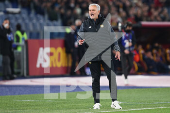 2022-03-20 - Jose' Mourinho head coach of Roma reacts during the Italian championship Serie A football match between AS Roma and SS Lazio on March 20, 2022 at Stadio Olimpico in Rome, Italy - AS ROMA VS SS LAZIO - ITALIAN SERIE A - SOCCER