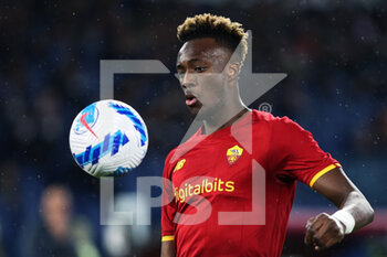 2022-03-20 - Tammy Abraham of Roma in action during the Italian championship Serie A football match between AS Roma and SS Lazio on March 20, 2022 at Stadio Olimpico in Rome, Italy - AS ROMA VS SS LAZIO - ITALIAN SERIE A - SOCCER
