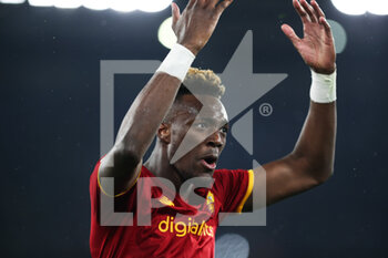 2022-03-20 - Tammy Abraham of Roma celebrates during the Italian championship Serie A football match between AS Roma and SS Lazio on March 20, 2022 at Stadio Olimpico in Rome, Italy - AS ROMA VS SS LAZIO - ITALIAN SERIE A - SOCCER