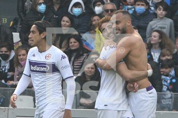 2022-04-10 - Artur Cablar ( ACF Fiorentina ) rejoices with the comagni after the goal during the Serie A 2021/22 match between SSC Napoli  and ACF Fiorentina at Diego Armando Maradona Stadium - SSC NAPOLI VS ACF FIORENTINA - ITALIAN SERIE A - SOCCER