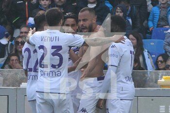 2022-04-10 - Artur Cablar ( ACF Fiorentina ) rejoices with the comagni after the goal during the Serie A 2021/22 match between SSC Napoli  and ACF Fiorentina at Diego Armando Maradona Stadium - SSC NAPOLI VS ACF FIORENTINA - ITALIAN SERIE A - SOCCER