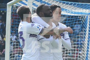2022-04-10 - Jonathan Ikonè ( ACF Fiorentina )rejoices with the comagni after the goal during the Serie A 2021/22 match between SSC Napoli  and ACF Fiorentina at Diego Armando Maradona Stadium - SSC NAPOLI VS ACF FIORENTINA - ITALIAN SERIE A - SOCCER