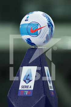 2022-04-23 - A general view of the official Serie A TIM match ball - HELLAS VERONA VS UC SAMPDORIA - ITALIAN SERIE A - SOCCER