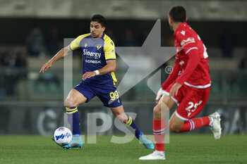 2022-04-23 - Giovanni Simeone (Hellas Verona FC) in action - HELLAS VERONA VS UC SAMPDORIA - ITALIAN SERIE A - SOCCER
