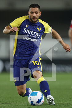 2022-04-23 - Gianluca Caprari (Hellas Verona FC) in action - HELLAS VERONA VS UC SAMPDORIA - ITALIAN SERIE A - SOCCER