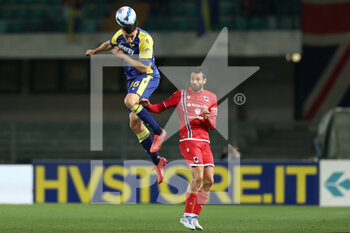 2022-04-23 - Nicolo Casale (Hellas Verona FC) header - HELLAS VERONA VS UC SAMPDORIA - ITALIAN SERIE A - SOCCER