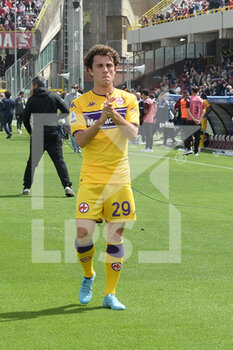 2022-04-24 - Álvaro Odriozola ( ACF Fiorentina) at the and of the match  the Serie A 2021/22 match between US Salernitana 1919 and AC Fiorentina at Arechi Stadium - US SALERNITANA VS ACF FIORENTINA - ITALIAN SERIE A - SOCCER
