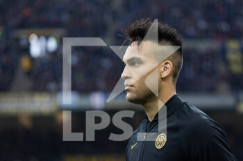 2022-04-23 - Lautaro Martinez of FC Internazionale before the Serie A match between Milan and Roma at Meazza Stadium on April 23, 2022 in Milan, Italy. - INTER - FC INTERNAZIONALE VS AS ROMA - ITALIAN SERIE A - SOCCER