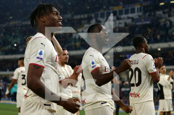 2022-05-08 - Fikayo Tomori (AC Milan) celebrates after the win - HELLAS VERONA FC VS AC MILAN - ITALIAN SERIE A - SOCCER