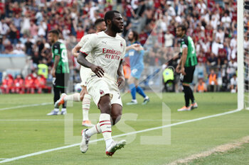 2022-05-22 - Franck Kessie (AC Milan) celebrates after scoring his side's third goal of the match - US SASSUOLO VS AC MILAN - ITALIAN SERIE A - SOCCER