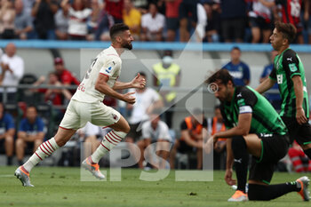 2022-05-22 - Olivier Giroud (AC Milan) celebrates after scoring his side's first goal of the match - US SASSUOLO VS AC MILAN - ITALIAN SERIE A - SOCCER