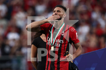 2022-05-22 - Olivier Giroud (AC Milan) celebrates after winning the SERIE A championship - US SASSUOLO VS AC MILAN - ITALIAN SERIE A - SOCCER
