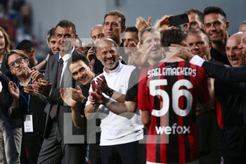 2022-05-22 - Paolo Maldini clap his hands as Alexis Saelemaekers (AC Milan) enters the pitch for the ceremony - US SASSUOLO VS AC MILAN - ITALIAN SERIE A - SOCCER