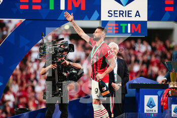 2022-05-22 - Oliver Giroud (Ac Milan) during the Italian championship Serie A football match between US Sassuolo and AC Milan on May 22, 2022 at Mapei Stadium-Città del Tricolore in Reggio Emilia, Italy - US SASSUOLO VS AC MILAN - ITALIAN SERIE A - SOCCER