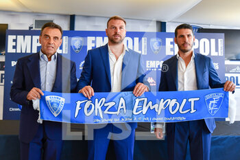 2022-07-07 - Fabrizio Corsi (president of Empoli FC), Paolo Zanetti (Head Coach of Empoli FC) and Pietro Accardi (sports director of Empoli FC) - PRESENTATION OF THE NEW EMPOLI FC HEAD COACH PAOLO ZANETTI - ITALIAN SERIE A - SOCCER