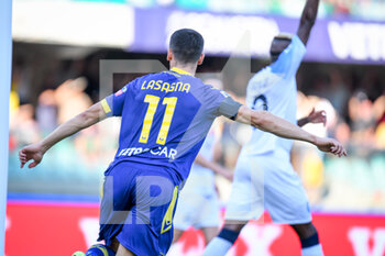 15/08/2022 - Verona's Kevin Lasagna celebrates after scoring a goal - HELLAS VERONA FC VS SSC NAPOLI - SERIE A - CALCIO