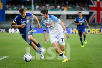 15/08/2022 - Napoli's Khvicha Kvaratskhelia In action against Verona's Ivan Ilic - HELLAS VERONA FC VS SSC NAPOLI - SERIE A - CALCIO