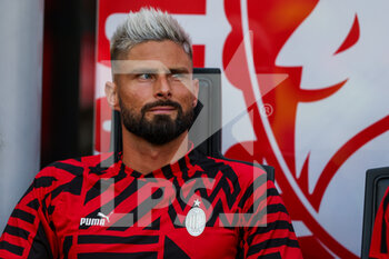 2022-08-13 - Olivier Giroud of AC Milan looks on during the Serie A 2022/23 football match between AC Milan and Udinese Calcio at Giuseppe Meazza Stadium, Milan, Italy on August 13, 2022 - AC MILAN VS UDINESE CALCIO - ITALIAN SERIE A - SOCCER