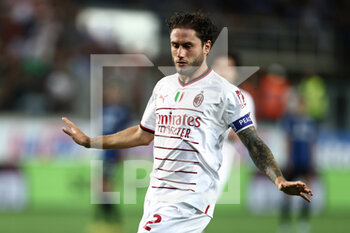 2022-08-21 - Davide Calabria of AC Milan gestures  - ATALANTA BC VS AC MILAN - ITALIAN SERIE A - SOCCER
