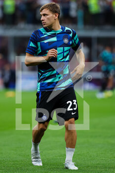 2022-08-20 - Nicolo Barella of FC Internazionale warms up during the Serie A 2022/23 football match between FC Internazionale and Spezia Calcio at Giuseppe Meazza Stadium, Milan, Italy on August 20, 2022 - INTER - FC INTERNAZIONALE VS SPEZIA CALCIO - ITALIAN SERIE A - SOCCER