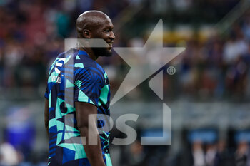 2022-08-20 - Romelu Lukaku of FC Internazionale smiling during the Serie A 2022/23 football match between FC Internazionale and Spezia Calcio at Giuseppe Meazza Stadium, Milan, Italy on August 20, 2022 - INTER - FC INTERNAZIONALE VS SPEZIA CALCIO - ITALIAN SERIE A - SOCCER