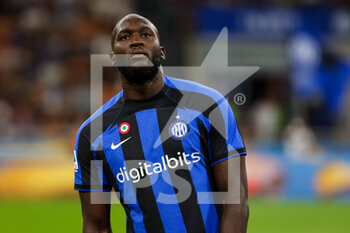 2022-08-20 - Romelu Lukaku of FC Internazionale looks on during the Serie A 2022/23 football match between FC Internazionale and Spezia Calcio at Giuseppe Meazza Stadium, Milan, Italy on August 20, 2022 - INTER - FC INTERNAZIONALE VS SPEZIA CALCIO - ITALIAN SERIE A - SOCCER