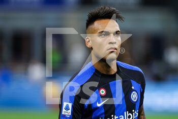 2022-08-20 - Lautaro Martinez of FC Internazionale looks on during the Serie A 2022/23 football match between FC Internazionale and Spezia Calcio at Giuseppe Meazza Stadium, Milan, Italy on August 20, 2022 - INTER - FC INTERNAZIONALE VS SPEZIA CALCIO - ITALIAN SERIE A - SOCCER
