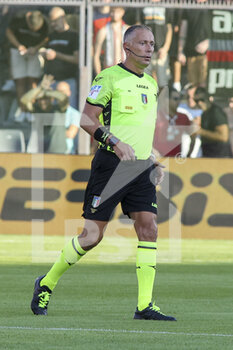 2022-08-27 - the Referee Paolo Valeri during US Cremonese vs Torino FC, 3° Serie A Tim 2022-23 game at Giovanni Zini Stadium in Cremona (CR), Italy, on August 27, 2022. - US CREMONESE VS TORINO FC - ITALIAN SERIE A - SOCCER