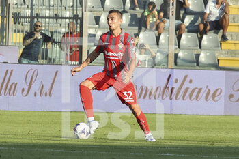 2022-08-27 - Gonzalo Escalante of US Cremonese play the ball during US Cremonese vs Torino FC, 3° Serie A Tim 2022-23 game at Giovanni Zini Stadium in Cremona (CR), Italy, on August 27, 2022. - US CREMONESE VS TORINO FC - ITALIAN SERIE A - SOCCER