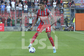 2022-08-27 - Charles Pickel of US Cremonese. during US Cremonese vs Torino FC, 3° Serie A Tim 2022-23 game at Giovanni Zini Stadium in Cremona (CR), Italy, on August 27, 2022. - US CREMONESE VS TORINO FC - ITALIAN SERIE A - SOCCER