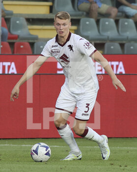 2022-08-27 - Perr Schuurs of Torino FC play the ball during US Cremonese vs Torino FC, 3° Serie A Tim 2022-23 game at Giovanni Zini Stadium in Cremona (CR), Italy, on August 27, 2022. - US CREMONESE VS TORINO FC - ITALIAN SERIE A - SOCCER