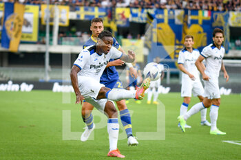 2022-08-28 - Atalanta's Brandon Soppy in action - HELLAS VERONA FC VS ATALANTA BC - ITALIAN SERIE A - SOCCER