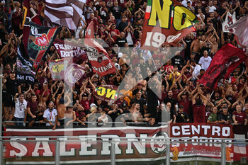 2022-09-01 - Salernitana supporters celebrating the goal - BOLOGNA FC VS US SALERNITANA - ITALIAN SERIE A - SOCCER
