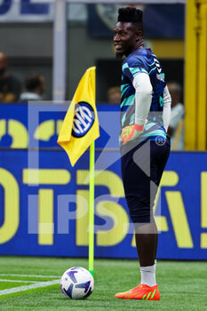 2022-08-30 - Andre Onana of FC Internazionale warms up during the Serie A 2022/23 football match between FC Internazionale and US Cremonese at Giuseppe Meazza Stadium, Milan, Italy on August 30, 2022 - INTER - FC INTERNAZIONALE VS US CREMONESE - ITALIAN SERIE A - SOCCER