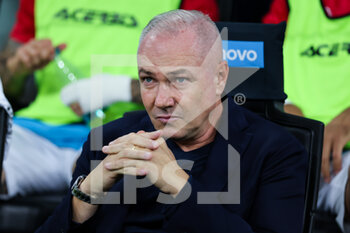 2022-08-30 - Massimiliano Alvini Head Coach of US Cremonese looks on during the Serie A 2022/23 football match between FC Internazionale and US Cremonese at Giuseppe Meazza Stadium, Milan, Italy on August 30, 2022 - INTER - FC INTERNAZIONALE VS US CREMONESE - ITALIAN SERIE A - SOCCER