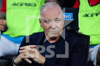 2022-08-30 - Massimiliano Alvini Head Coach of US Cremonese looks on during the Serie A 2022/23 football match between FC Internazionale and US Cremonese at Giuseppe Meazza Stadium, Milan, Italy on August 30, 2022 - INTER - FC INTERNAZIONALE VS US CREMONESE - ITALIAN SERIE A - SOCCER